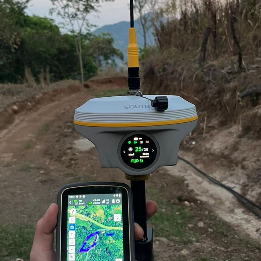 SOUTH INNO8 GNSS RTK System